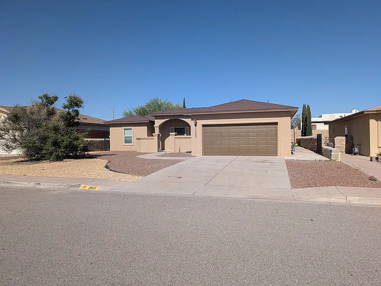 5803 London Dr — Photo 1