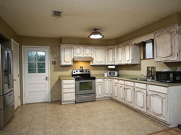 5th image of 8632 Lakeview Forest Dr