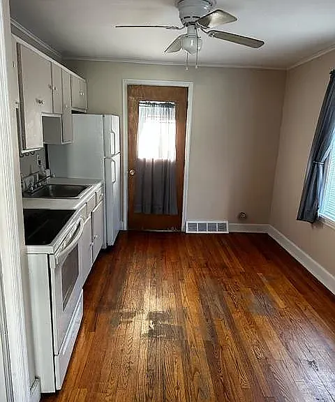6 Meadow St #1 — Photo 5