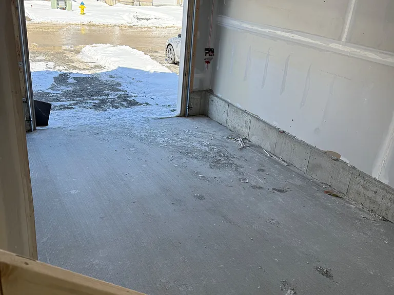 657 Bronze Copper Cres — Photo 5