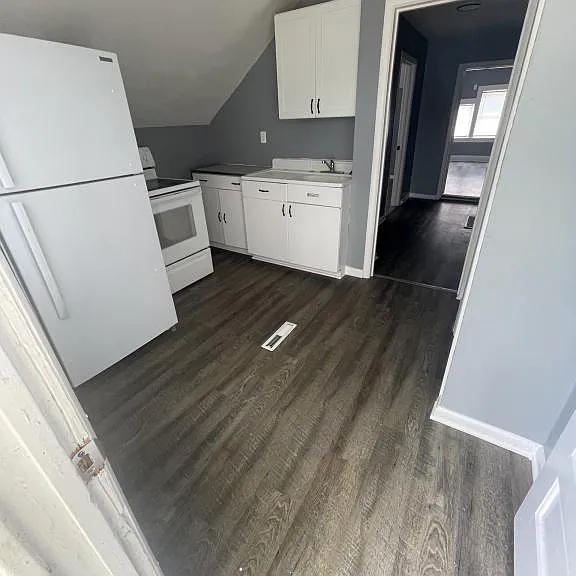 846 C St — Photo 4
