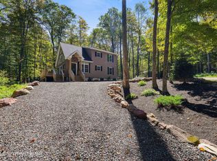 113 Comanche Trl, Pocono Lake, PA