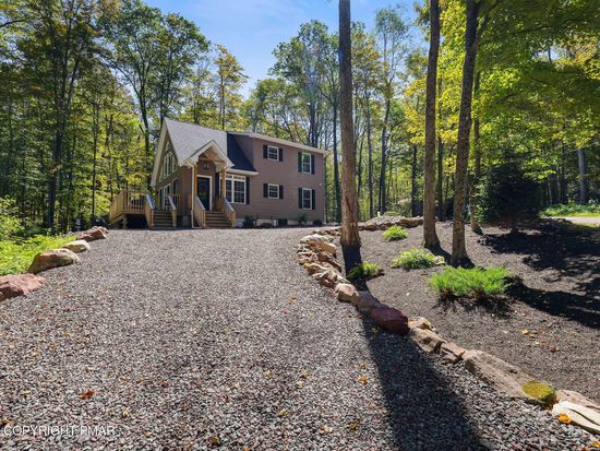 113 Comanche Trl, Pocono Lake, PA 18347