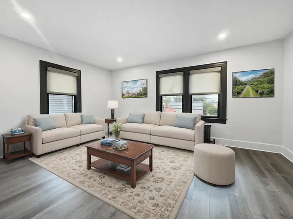 78 Elm Ave #2, Glen Cove, NY 11542