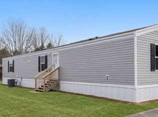 6 Leisure Manor Trailer Park, Middlesboro, KY 40965