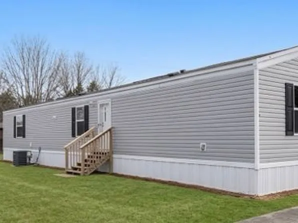 6 Leisure Manor Trailer Park, Middlesboro, KY 40965