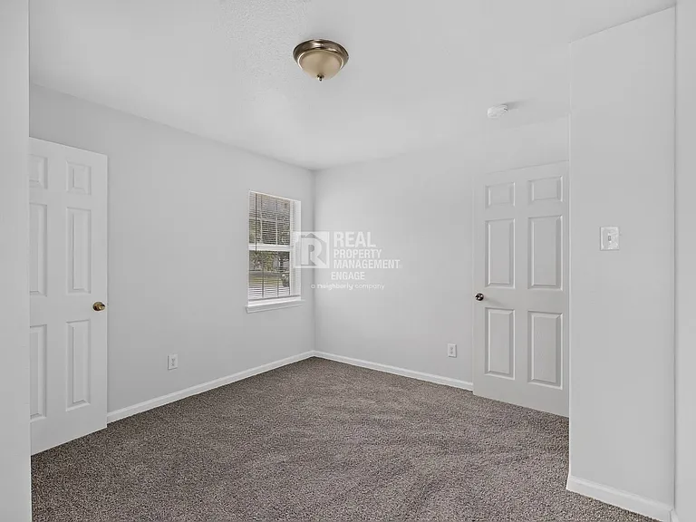 4525 Hunter St — Photo 21