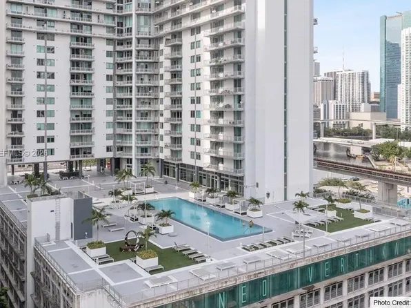 690 SW 1st Ct, Miami, FL