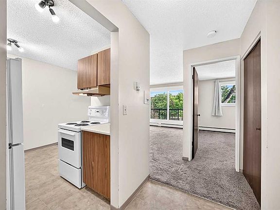 5th image of 1829 N 11th Ave SW #303