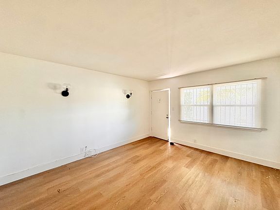 4th image of 5840 Gregory Ave #7A