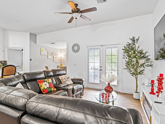 2nd image of 1035 34th Avenue SW