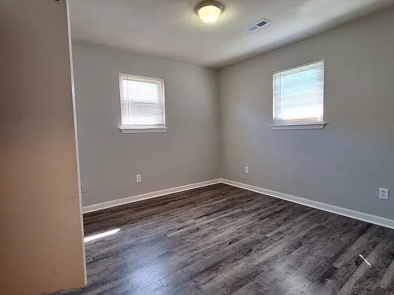2429 Arkansas Ave — Photo 4