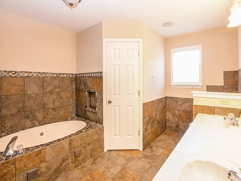 3056 Valley Green Ln — Photo 12
