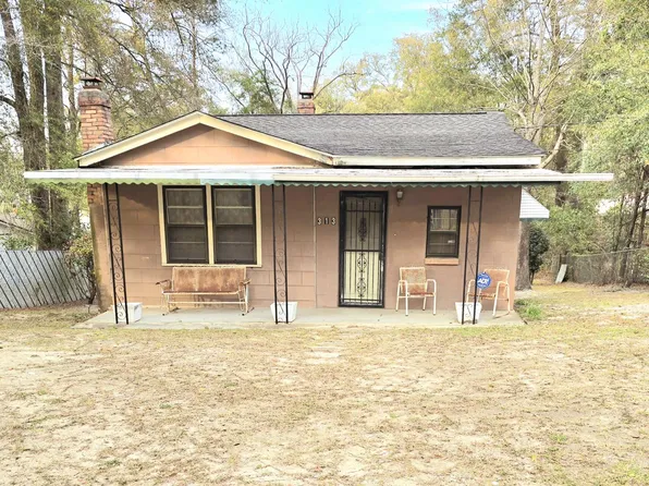 313 Springwood Dr, Walterboro, SC 29488
