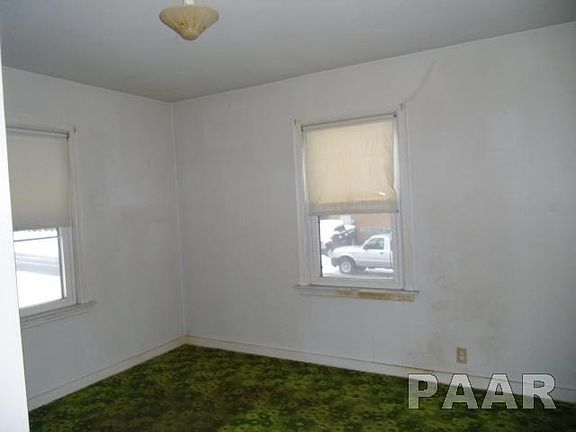 3rd image of 4121 N Columbus Ave
