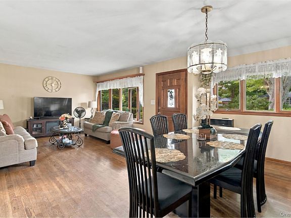 3rd image of 1024 Howells Road
