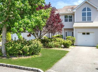 3104 Willow Pond Dr, Riverhead, NY 11901