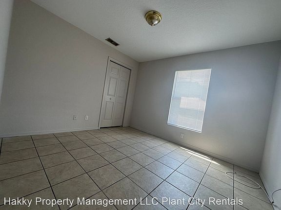 5th image of 208 W Tever St