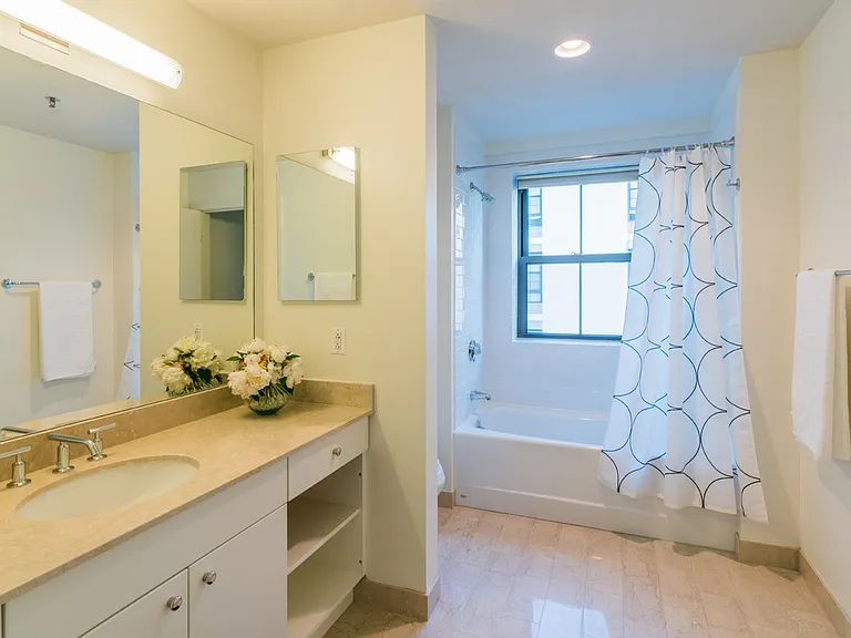 20 2nd St #428 — Photo 2