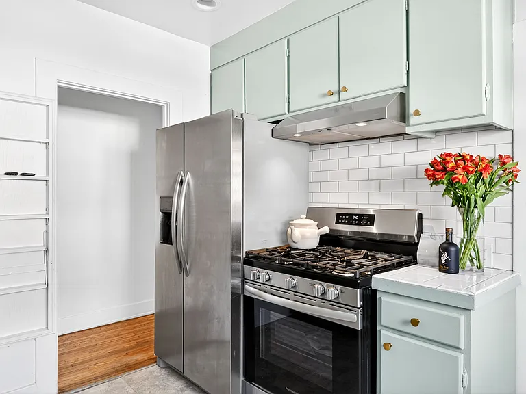 973 N Saint Andrews Pl — Photo 23