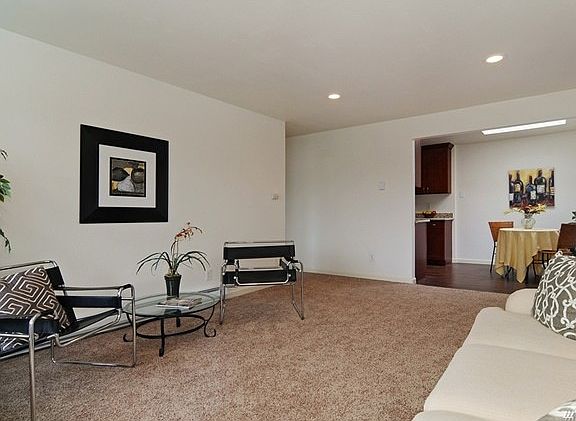 5th image of 11556 Greenwood Ave N APT 304