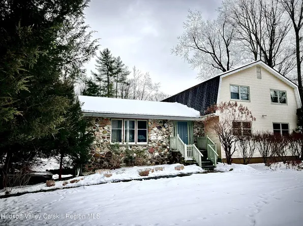 94 Tanglewood Road, West Hurley, NY 12491