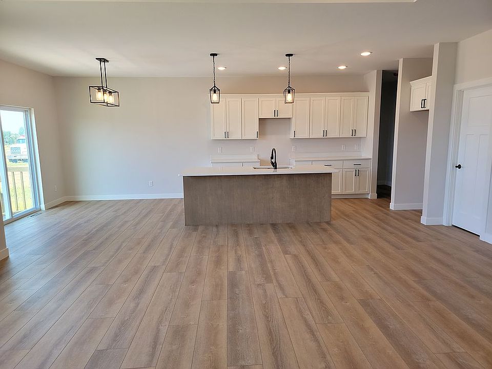 262 Meadow Brook Trl, Manchester, IA 52057 Zillow