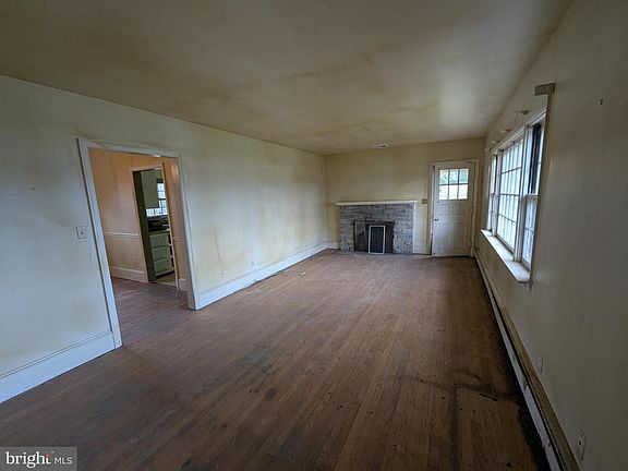 4th image of 13500 Blenheim Rd N