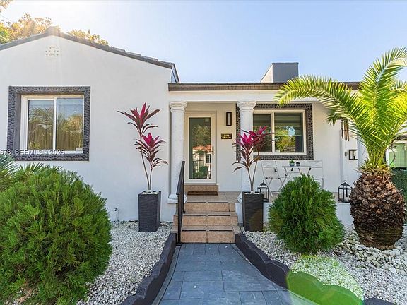 3rd image of 2400 SW 21st Ter