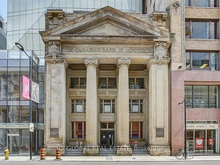 197 Yonge St #2407 — Photo 2
