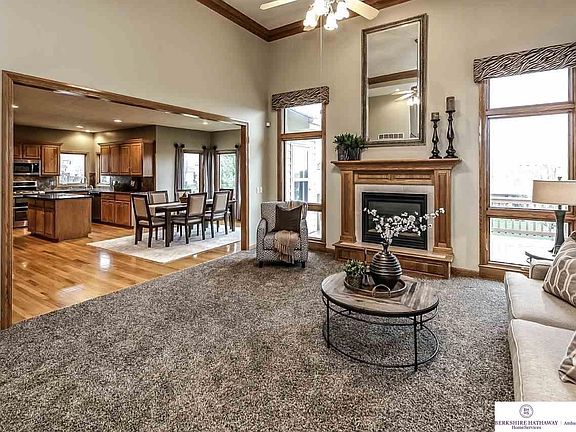 3rd image of 17008 Oakmont Dr