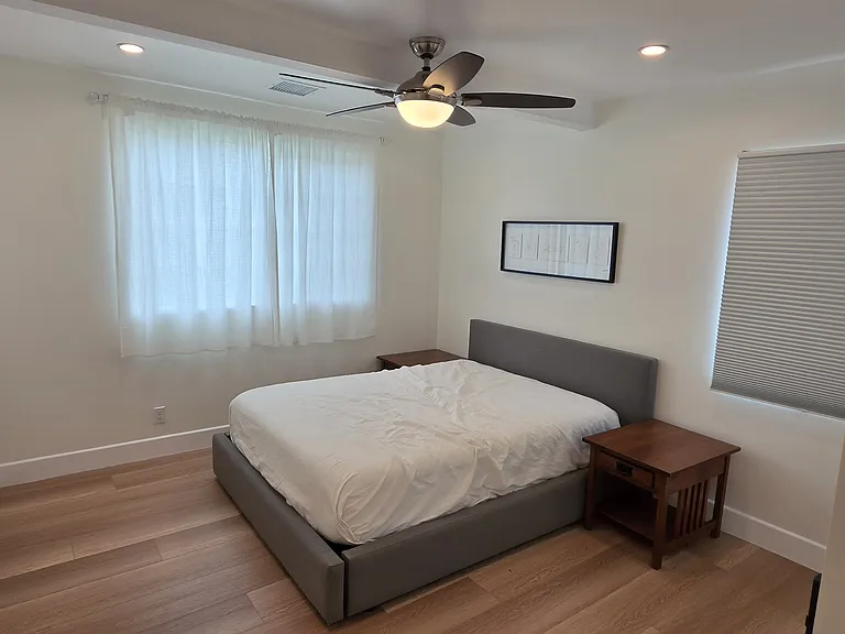 7755 Amestoy Ave — Photo 22