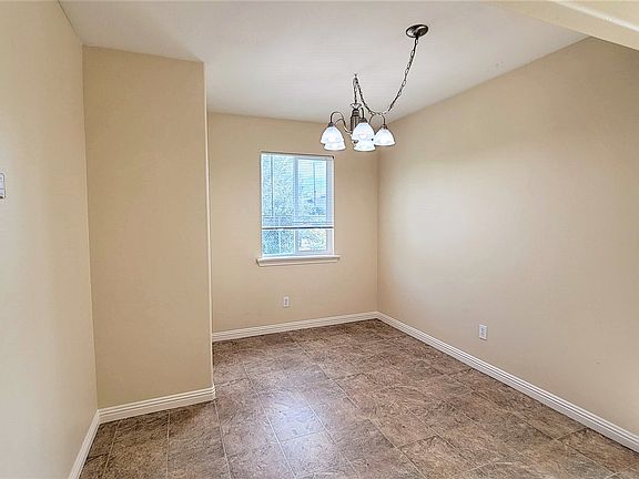 5th image of 22695 Sonoma St