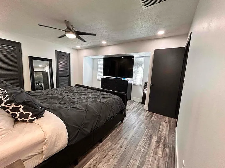 104 Phillips Dr — Photo 18