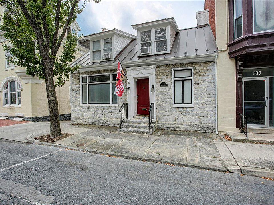 1st image of 241 S Potomac St