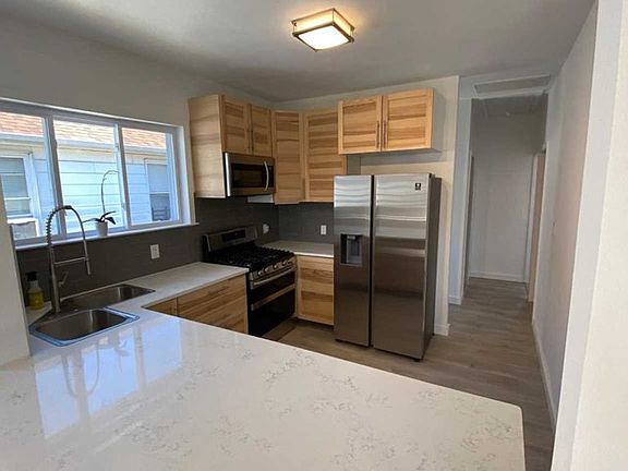 2nd image of 6 Laird Pl Floor 2