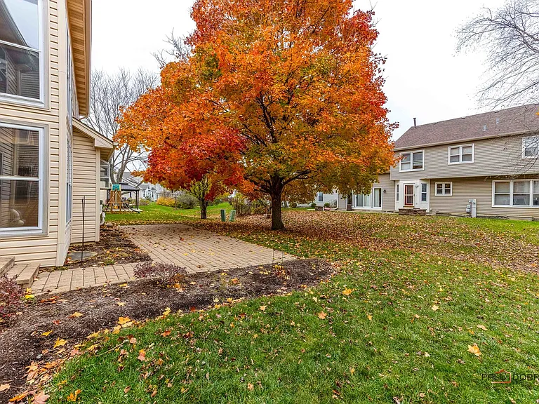1551 Crowfoot Cir N — Photo 36