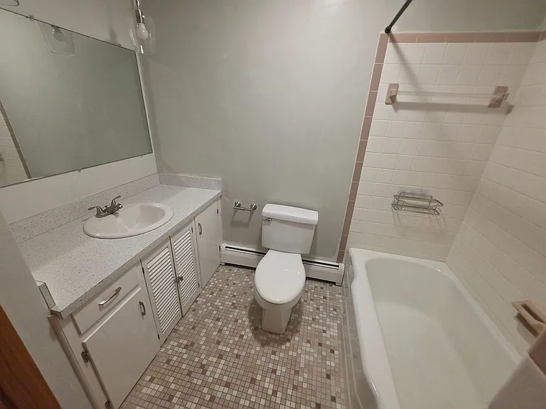 2213 Allibone Rd — Photo 10