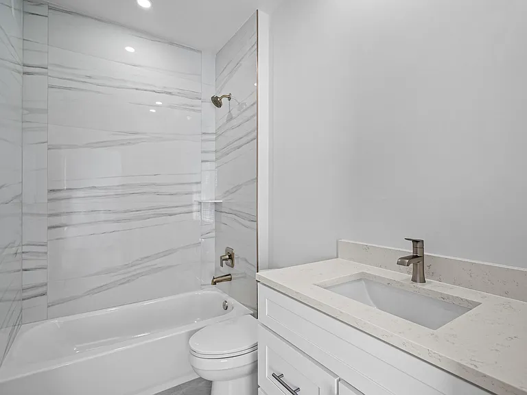 75 NW 4th Ave #75 — Photo 28