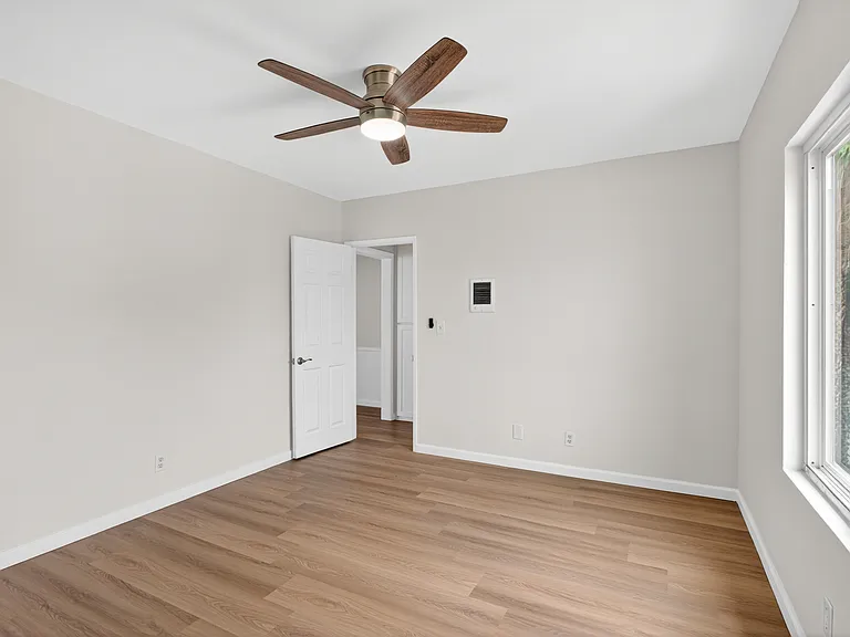 Casa Grande Apartments — Photo 26