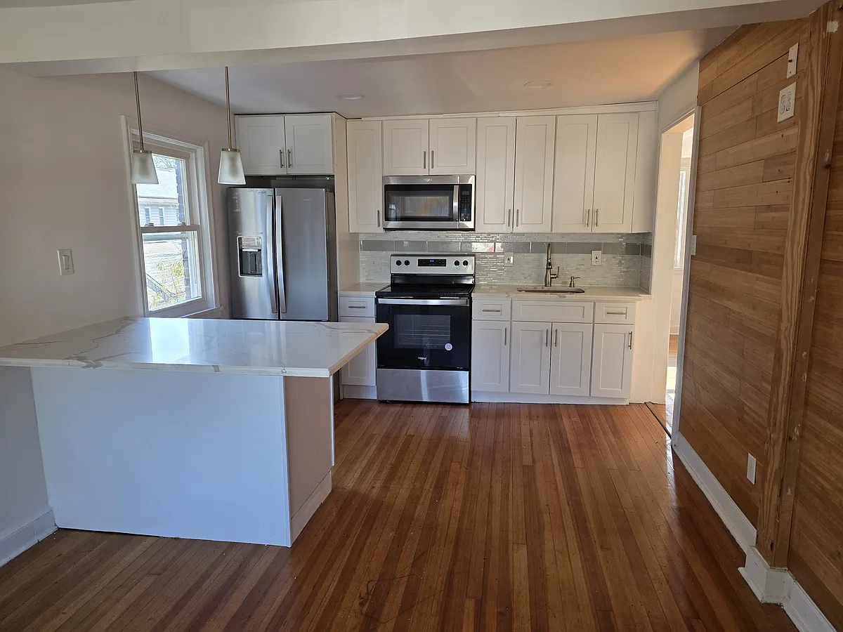 Building Photo - 810 Parkview Ter #1