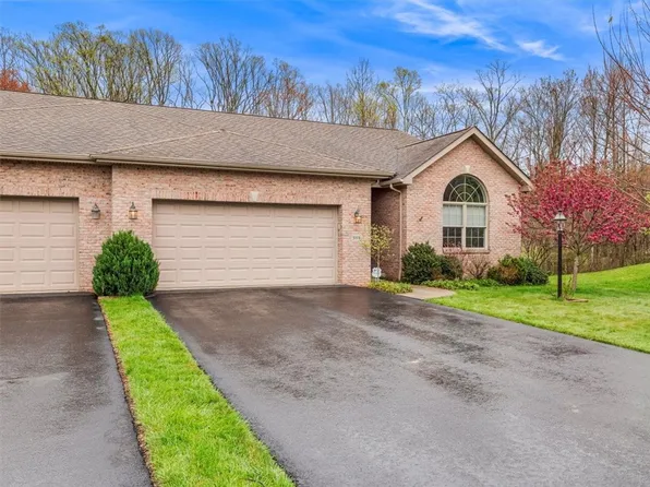 1074 Cross Creek Dr, Uniontown, PA 15401