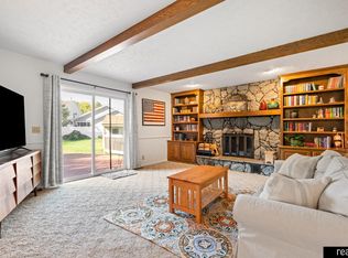 17115 Walnut Cir, Omaha, NE 68130