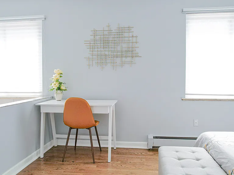 1st Office: Located in the 1st Bedroom