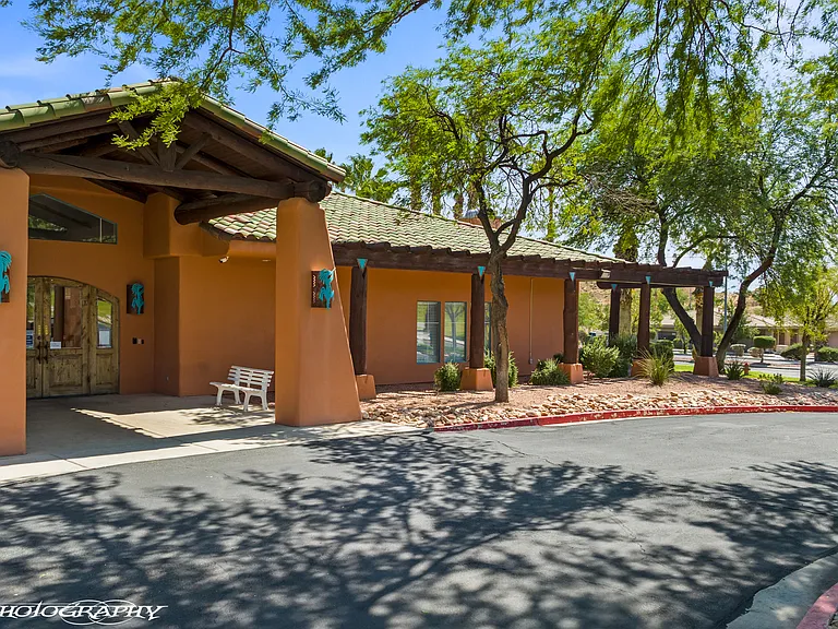 241 Palmer Ln — Photo 43