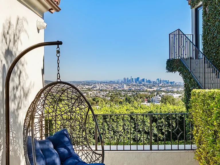 8159 Hollywood Blvd — Photo 44