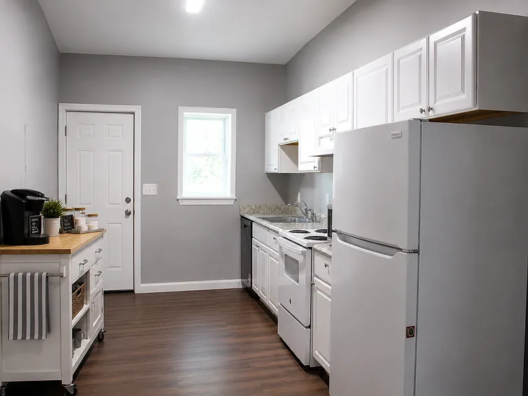 2118 E Hoffman St — Photo 13