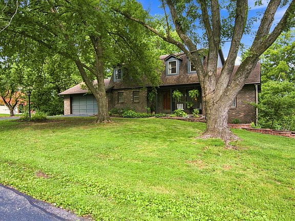 3rd image of 3060 S Maple Bluff Dr