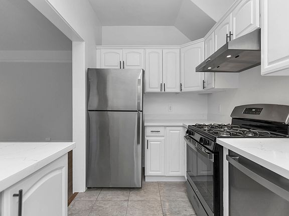 4th image of 1130 Larkin St APT 24