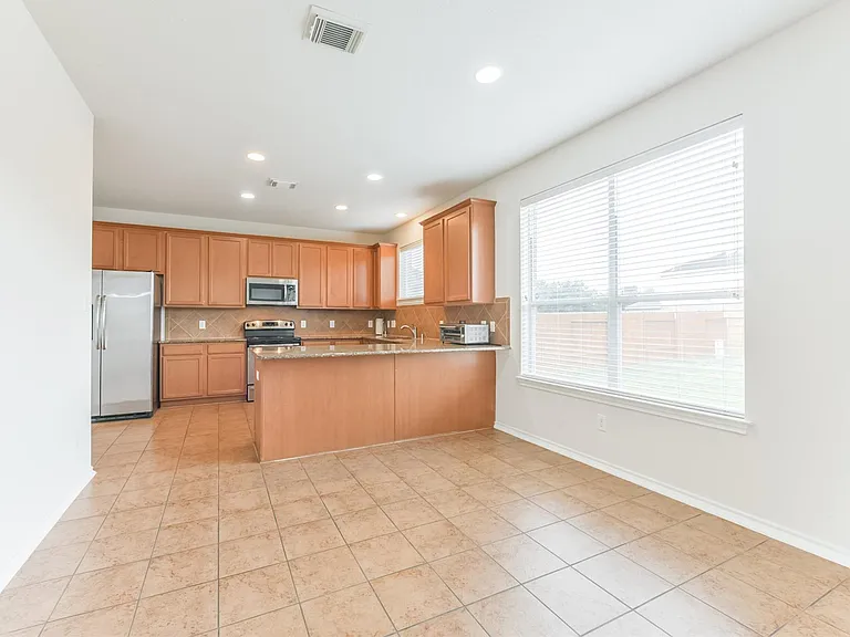 5418 Lilac Grove Ln — Photo 6